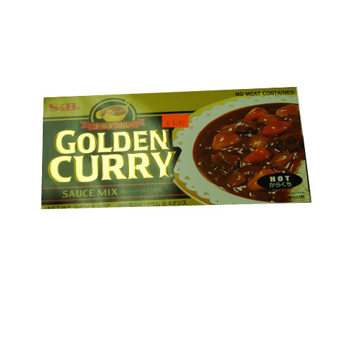 S&B Golden Curry Hot 240g